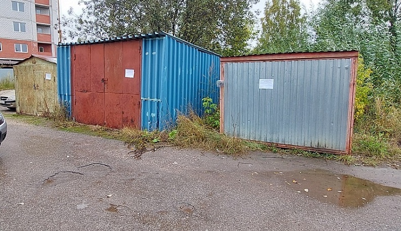 В Калуге ведётся поиск владельцев гаражей на улице Дружбы