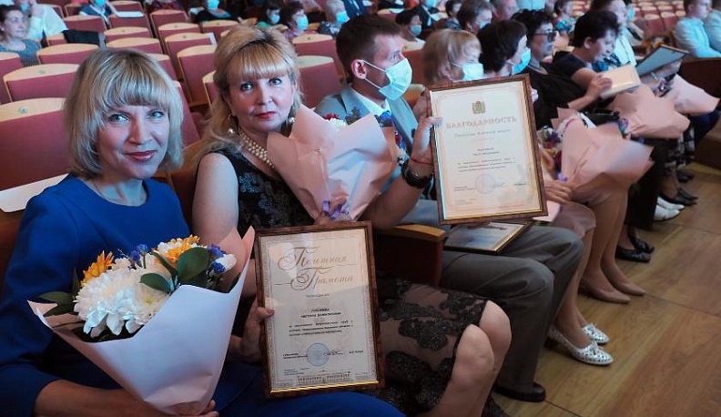 Медицинских работников региона поздравили с профессиональным праздником