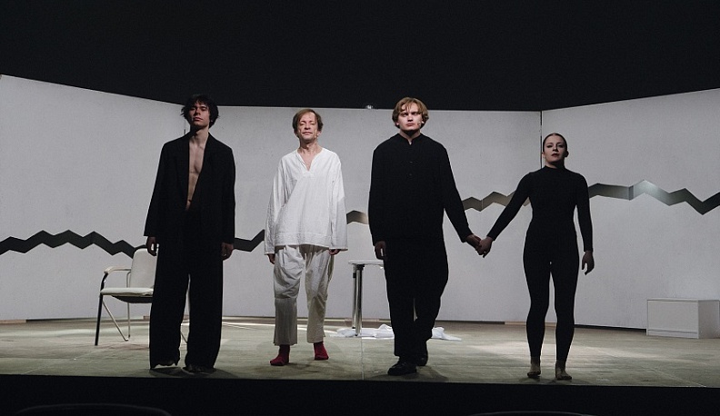 В калужском инновационном культурном центе прошла премьера спектакля «Иов. Материал»