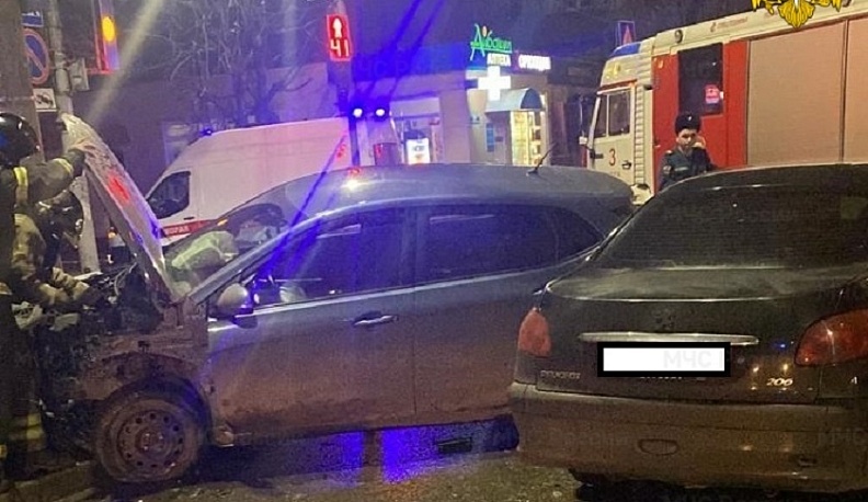 В Калуге на Московской столкнулись две иномарки