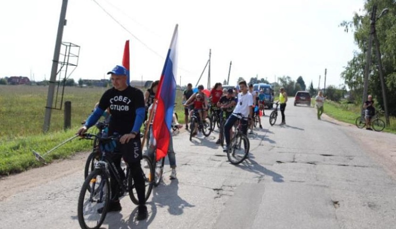 В Дзержинском районе прошел велопробег "Папы рулят"