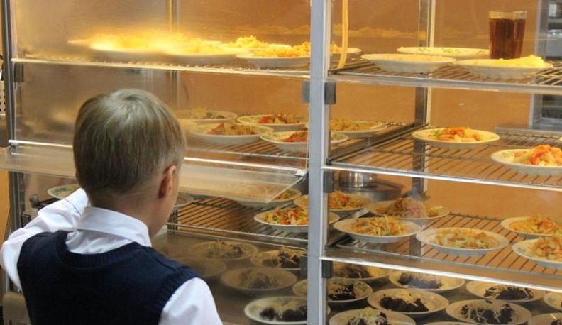 Роспотребнадзор и прокуратура проверили, как кормят детей в пятой школе Калуги