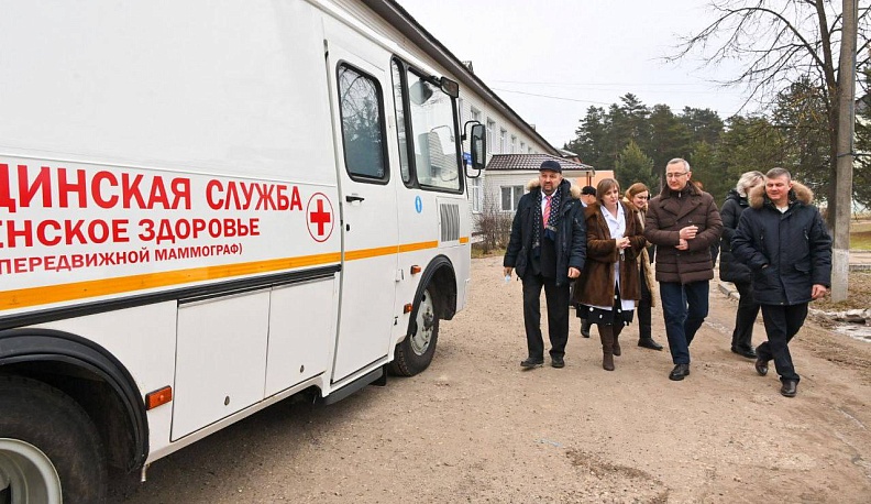 Владислав Шапша заявил о необходимости ремонта дорог на территории больницы в Кирове