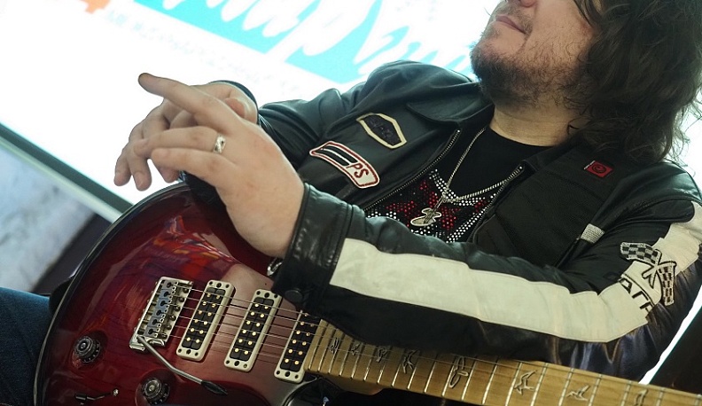 Гитарист Роман Мирошниченко презентовал свой новый альбом в Калуге