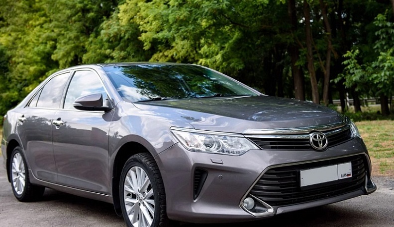 В Калужской области пятеро мужчин угнали иномарку