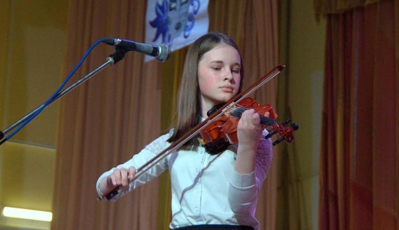 Как умеют эти руки эти звуки извлекать?