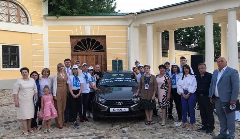 Жительница Силикатного выиграла автомобиль