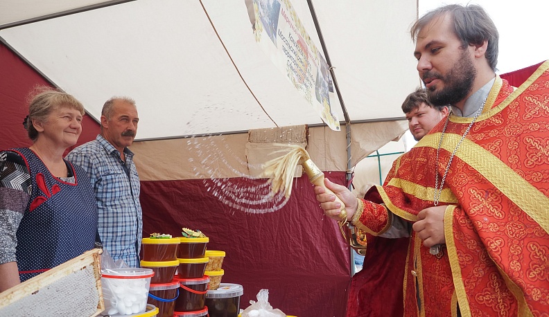 В Калуге официально открыли ярмарку меда