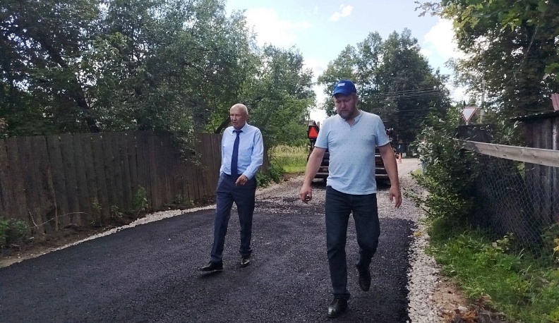 В Думиничах переулок Б. Пролетарский обновляют по нацпроекту