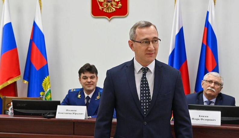 Владислав Шапша вручил награды сотрудникам прокуратуры области