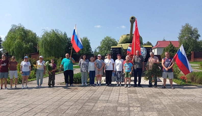 Ко Дню российского флага в Думиничском районе прошёл патриотический автопробег