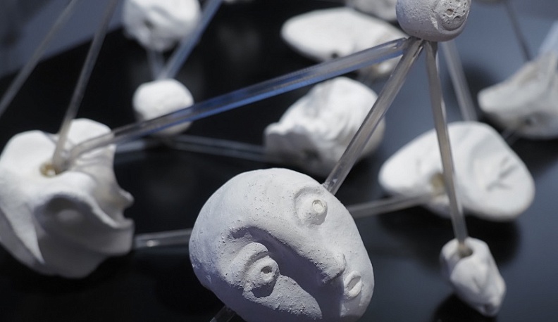 В Калуге открылась выставка «Зодчие Вавилонских башен»