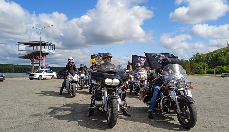 Калужские байкеры подарили праздник детям из Кондровского центра содействия семейному воспитанию «Берега»