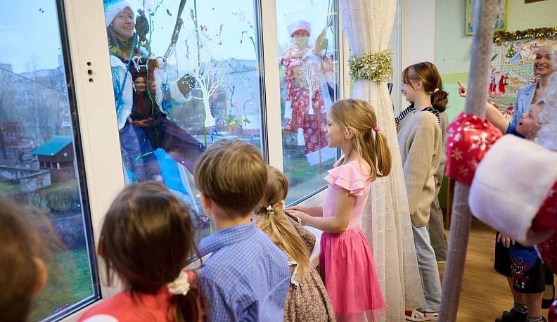 «Десант Дедов Морозов» впервые высадился в Калужской области, подарив чудо воспитанникам центра «Милосердие»