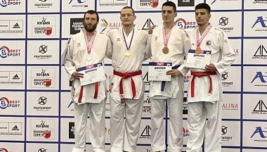 Областные каратисты взяли пять медалей на соревнованиях в Петербурге