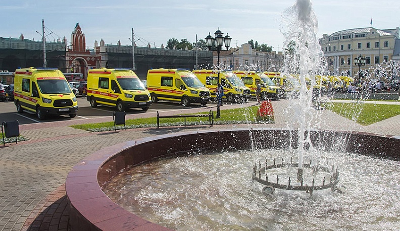 В Калужском отделении «Единой России» рассказали о переданных медикам спецмашинах