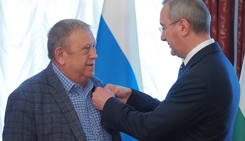 Владислав Шапша вручил калужанам государственные и региональные награды