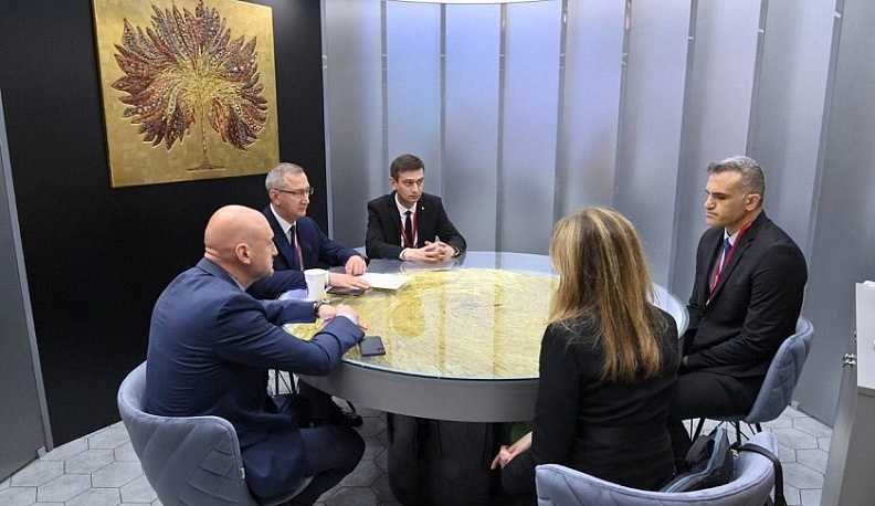 Калужский губернатор обсудил с руководством компании «Хаят» на ПМЭФ-2022 планы дальнейшего сотрудничества