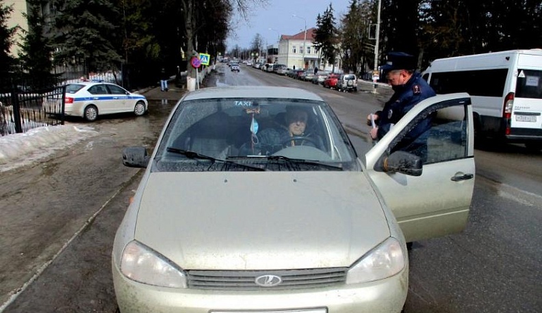 В Козельске прошёл рейд против нелегальных таксистов