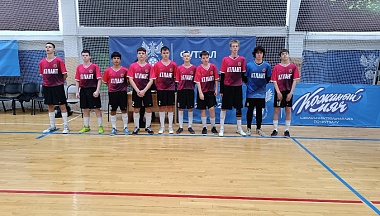 Футболисты из Жуковского округа лидируют в «Кожаном мяче»