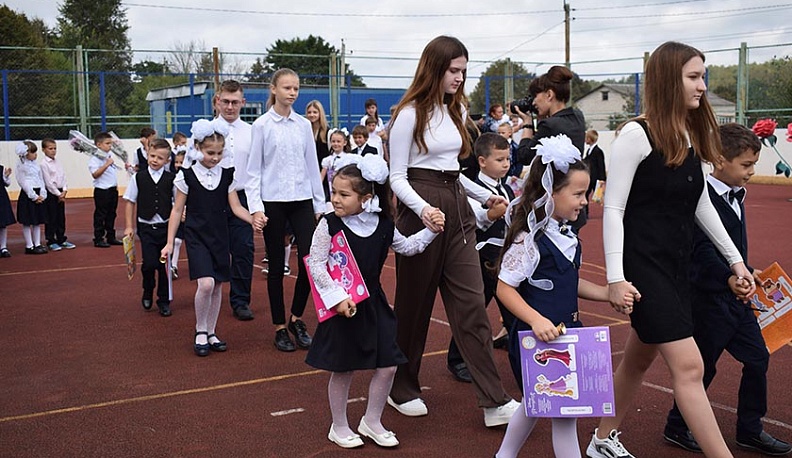 В селе Лопатино Тарусского района встретили День знаний 