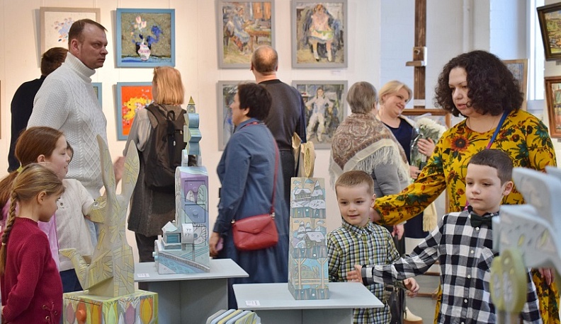 В Тарусе художники «открыли» весну