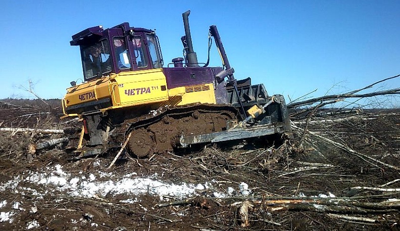 В Куйбышевском районе компания «Русский сыр» готовит поля к весенней посевной кампании