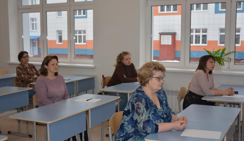 Мамы и папы школьников Боровского района сели за парты