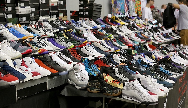 Жителя Калужской области обвинили в продаже поддельных кроссовок