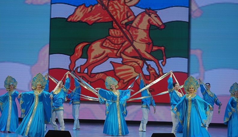 Калужских соцработников поздравили с профессиональным праздником в филармонии