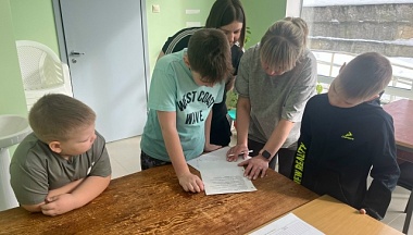 В Думиничском округе в преддверии 8 Марта устроили квест-игру «Мама может всё!»