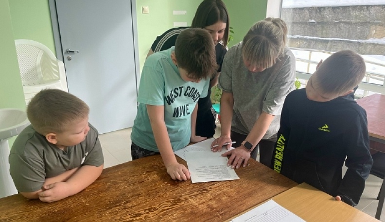 В Думиничском округе в преддверии 8 Марта устроили квест-игру «Мама может всё!»