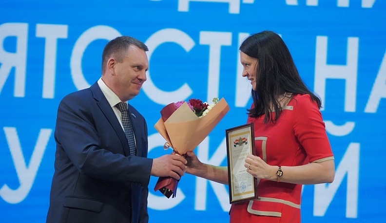 Калужских соцработников поздравили с профессиональным праздником в филармонии