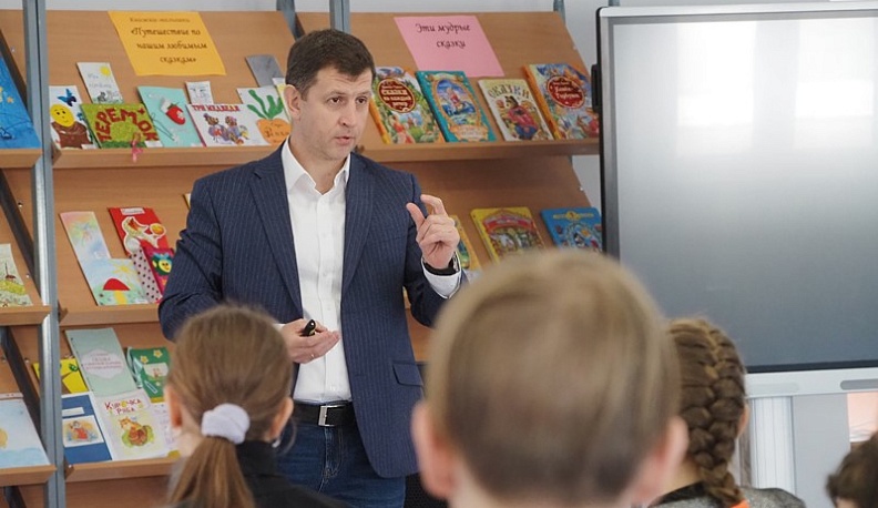 Дмитрий Разумовский ответил на вопросы калужских школьников о цифровизации региона