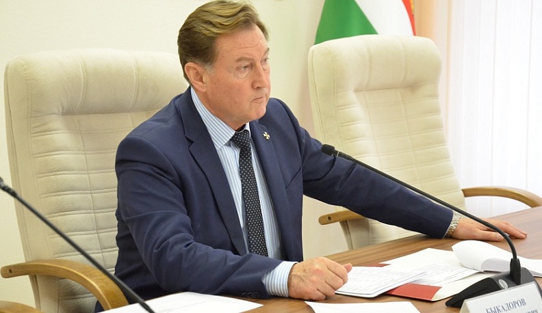 Василий Быкадоров призвал обеспечить общественный порядок на новогодних мероприятиях в регионе