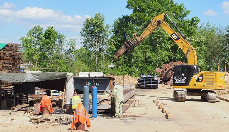 В Калуге продолжают реконструировать Синие мосты