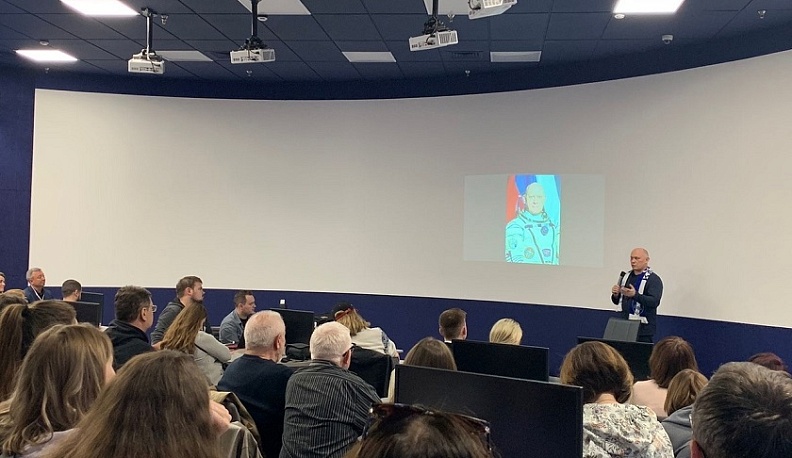 Космонавт Олег Артемьев в Калуге рассказал на кинофестивале «Циолковский» о жизни на орбите