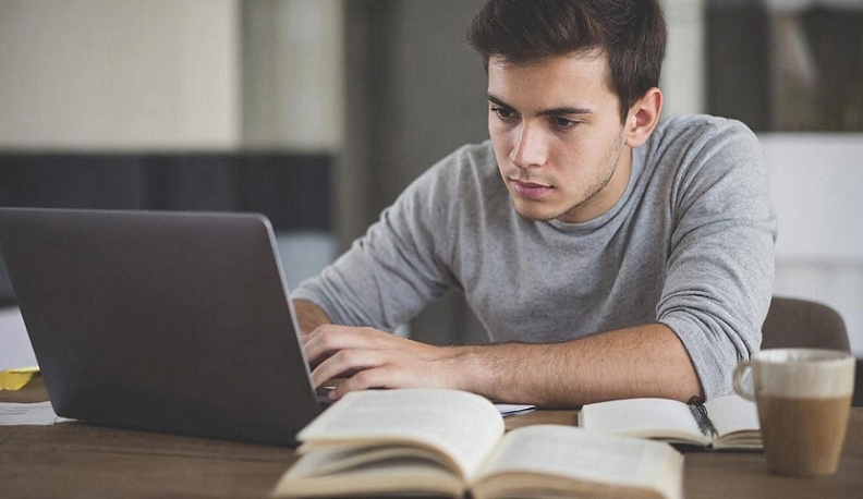 Двухнедельная готовность: «Ростелеком Лицей» снова поможет подготовиться к «Диктанту Победы»