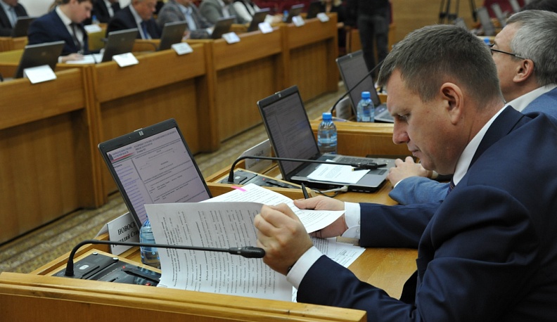 Геннадий Новосельцев предложил увеличить расходы на «Чистую воду» и обеспечение льготных категорий граждан лекарственными препаратами