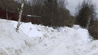 В деревне Дзержинского округа после просьбы жителя почистили дорогу