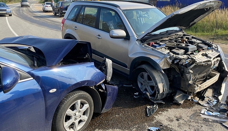Два японских авто столкнулись в Боровском районе