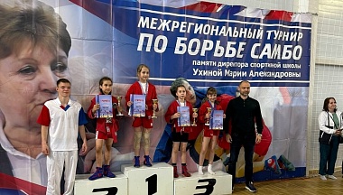 В Людинове самбисты почтили память бывшего директора спортшколы