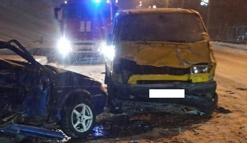 В Калуге на улице Набережной столкнулись четыре автомобиля