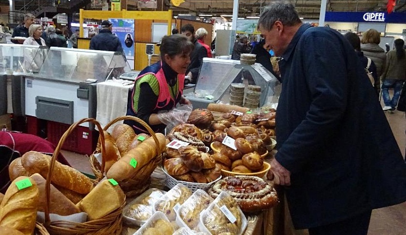 Всё фирменное - на прилавок!