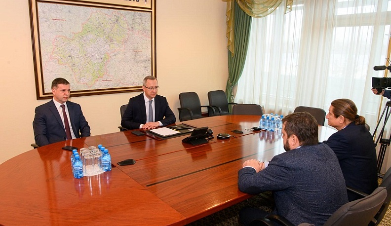 Владислав Шапша обсудил реализацию партийных проектов в Калужской области с депутатом Госдумы РФ Андреем Парфёновым