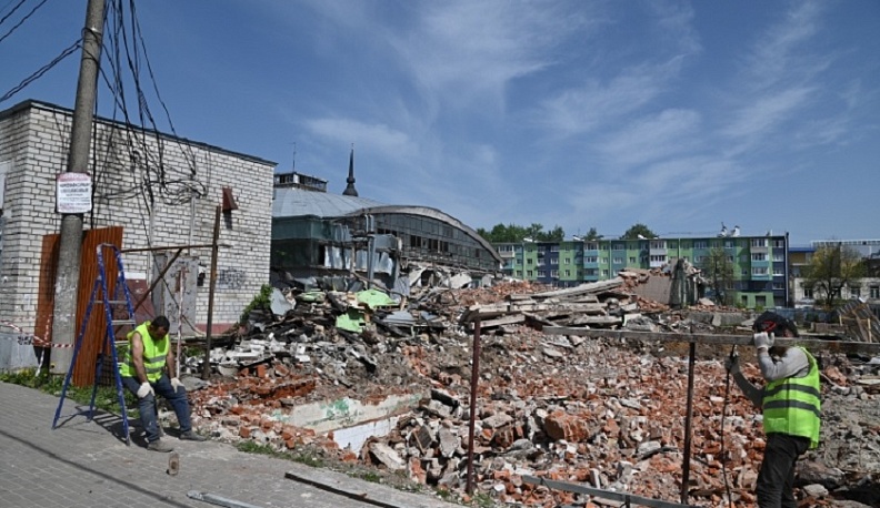 В Калуге снесли стены бывшего рынка