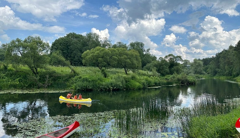 Калужские семьи отметили праздник любви и верности в походе