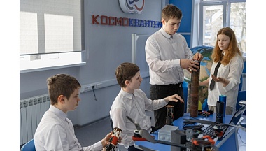 Зато мы делаем  ракеты