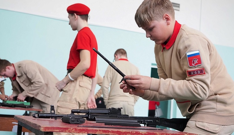 В Ульяновском районе прошла военно-спортивная игра «Сила, слава и доблесть России»