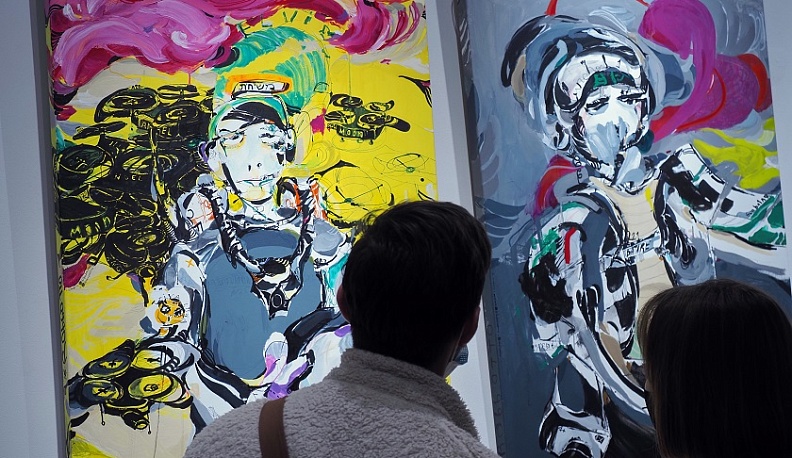 В Калуге открылась выставка «Зодчие Вавилонских башен»